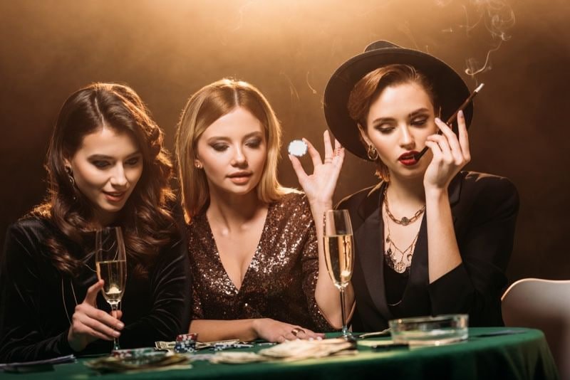 Filipino player spinning online slot games on segi77 mobile browser